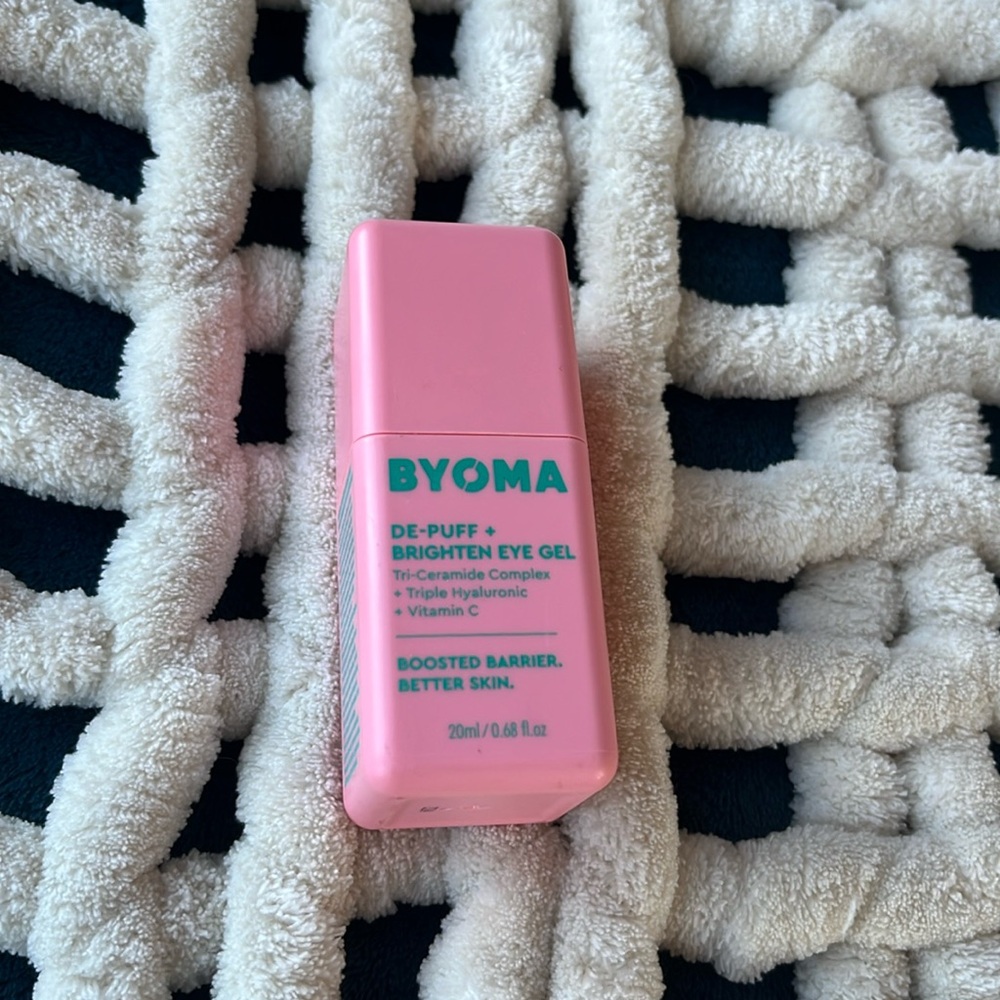 Byoma brand new de-puff brightening eye gel